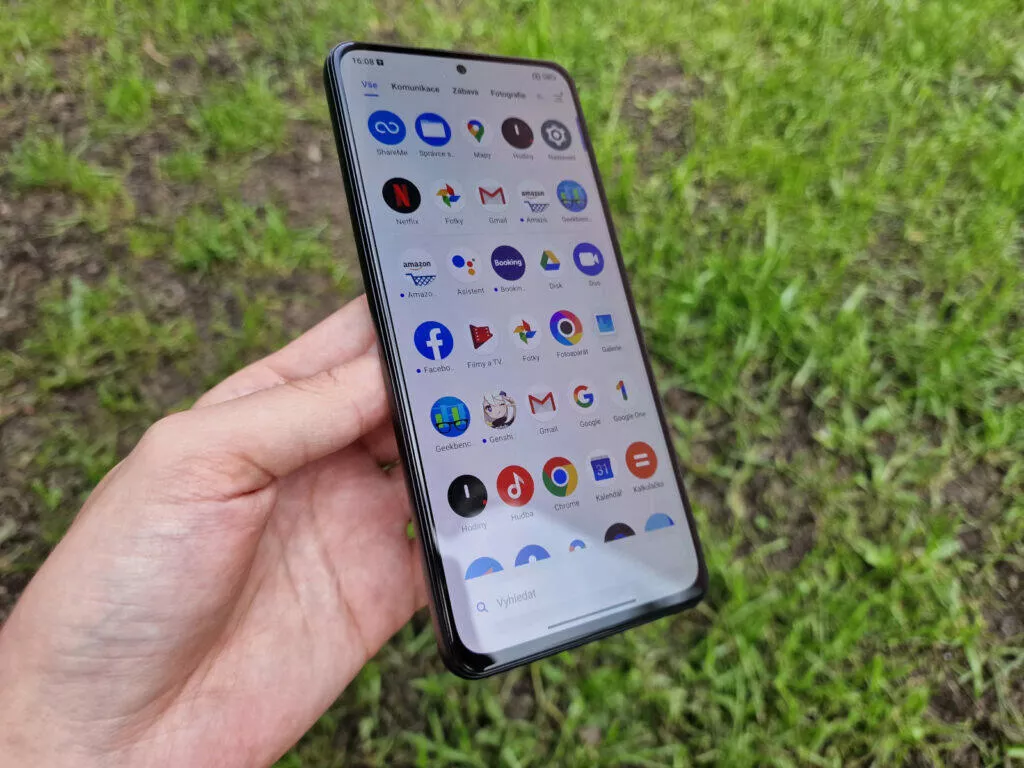 POCO F4 displej
